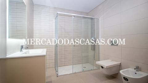 Moradia T3 Nova de tr&ecirc;s frentes em...