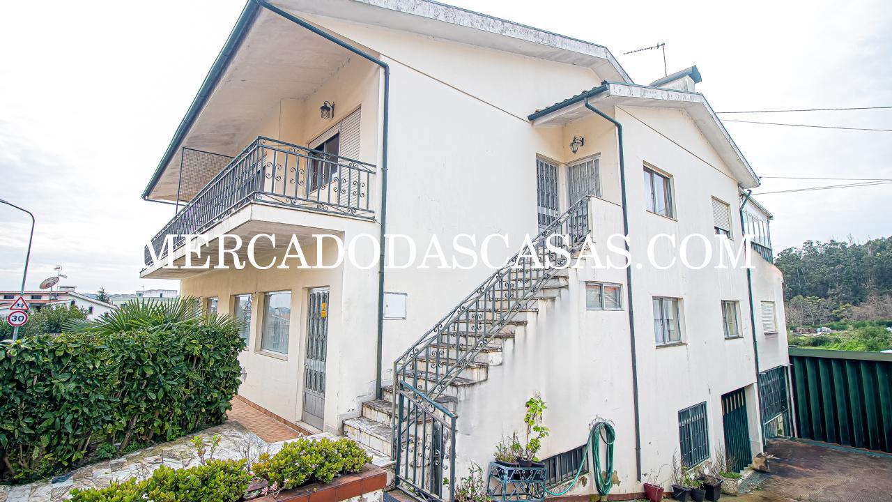 Pr&eacute;dio Geminado em Margaride,...