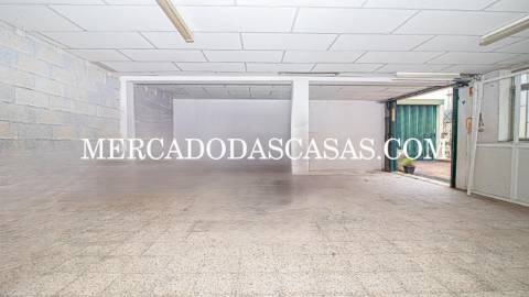 Pr&eacute;dio Geminado em Margaride,...