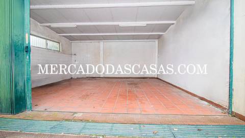 Pr&eacute;dio Geminado em Margaride,...