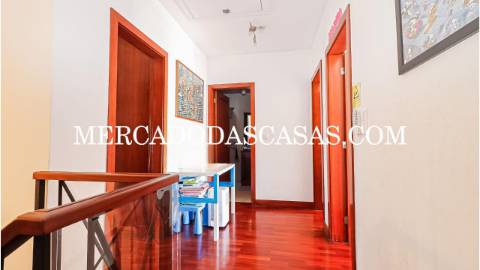 Moradia T3 Geminada em Nogueira da Regedoura com...