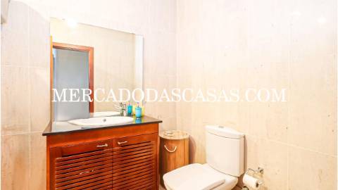 Moradia T3 Geminada em Nogueira da Regedoura com...