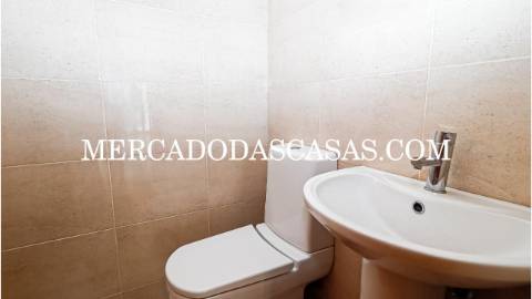 Destaques do Imóvel:
 
 Áreas: 
 Área bruta...