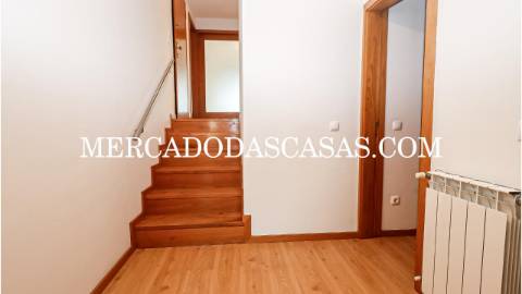 Destaques do Imóvel:
 
 Áreas: 
 Área bruta...