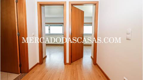 Destaques do Imóvel:
 
 Áreas: 
 Área bruta...