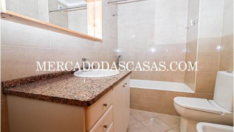 Destaques do Imóvel:
 
 Áreas: 
 Área bruta...