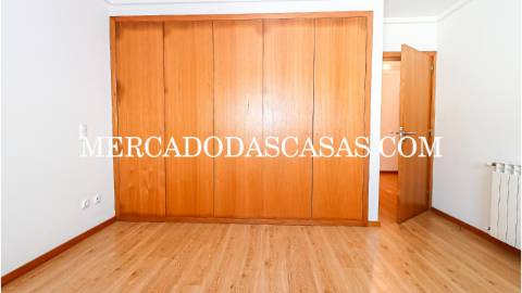 Destaques do Imóvel:
 
 Áreas: 
 Área bruta...