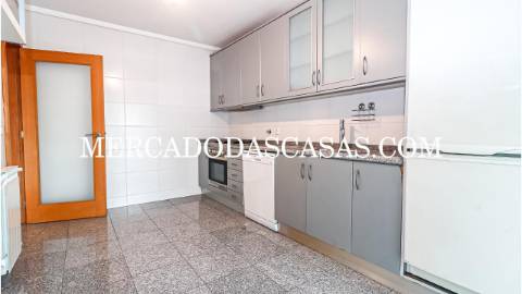 Destaques do Imóvel:
 
 Áreas: 
 Área bruta...