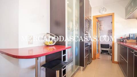 EXCLUSIVO 
 Apartamento T3 último andar, com...