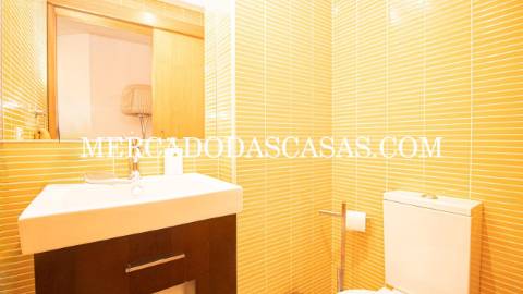 EXCLUSIVO 
 Apartamento T3 último andar, com...