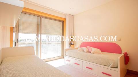 EXCLUSIVO 
 Apartamento T3 último andar, com...