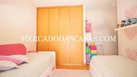 EXCLUSIVO 
 Apartamento T3 último andar, com...