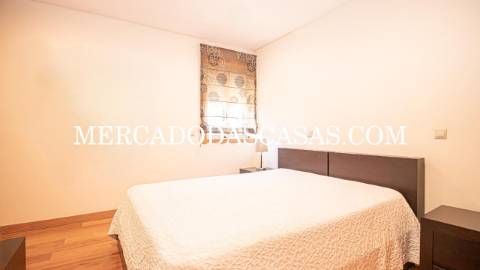 EXCLUSIVO 
 Apartamento T3 último andar, com...