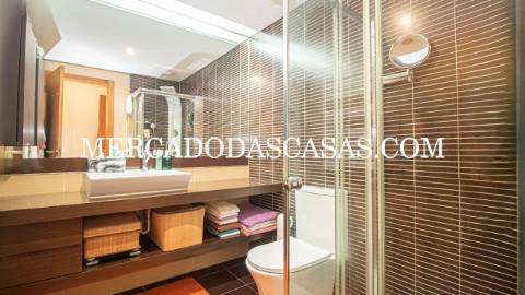 EXCLUSIVO 
 Apartamento T3 último andar, com...