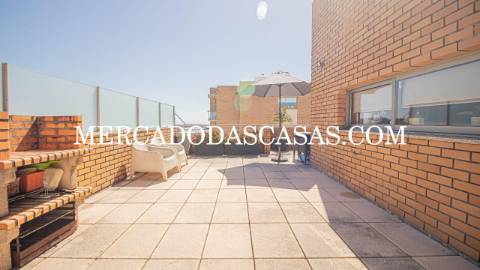 EXCLUSIVO 
 Apartamento T3 último andar, com...