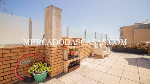 EXCLUSIVO 
 Apartamento T3 último andar, com...