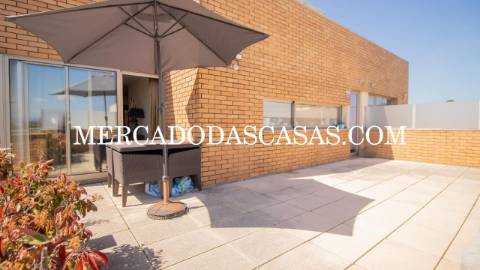 EXCLUSIVO 
 Apartamento T3 último andar, com...