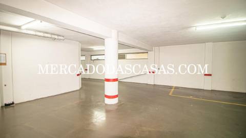 EXCLUSIVO 
 Apartamento T3 último andar, com...