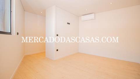 Apartamento T4, grandes áreas e excelência...