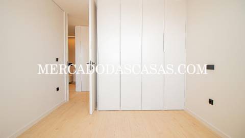 Apartamento T4, grandes áreas e excelência...