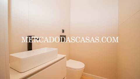 Apartamento T4, grandes áreas e excelência...