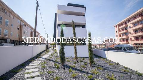 Apartamento T1, grandes áreas com amplo terraço...