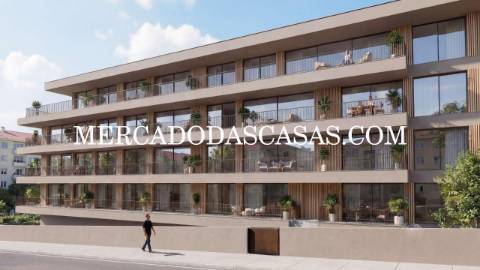 Apartamento T1, 1º Andar
 Condomínio fechado,...