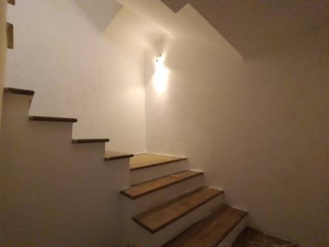 Moradia T5 em Remodelação em Albarraque