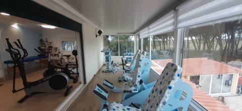 Quinta com moradia T3 e com piscina na Terrugem