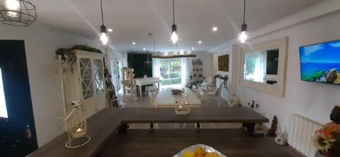 Quinta com moradia T3 e com piscina na Terrugem