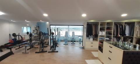 Quinta com moradia T3 e com piscina na Terrugem