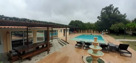 Quinta com moradia T3 e com piscina na Terrugem