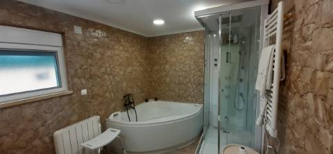 Quinta com moradia T3 e com piscina na Terrugem