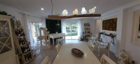 Quinta com moradia T3 e com piscina na Terrugem