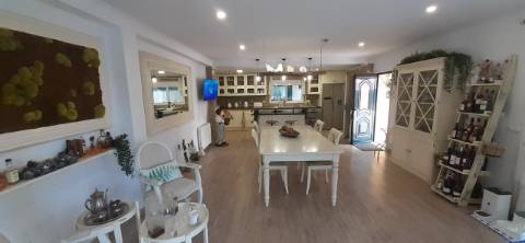 Quinta com moradia T3 e com piscina na Terrugem