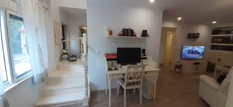 Quinta com moradia T3 e com piscina na Terrugem