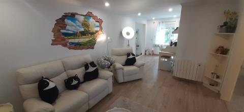 Quinta com moradia T3 e com piscina na Terrugem