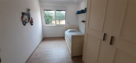 Quinta com moradia T3 e com piscina na Terrugem