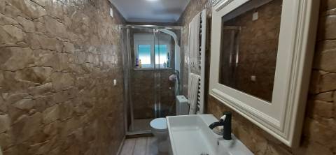 Quinta com moradia T3 e com piscina na Terrugem