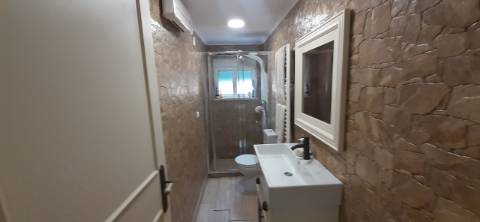 Quinta com moradia T3 e com piscina na Terrugem