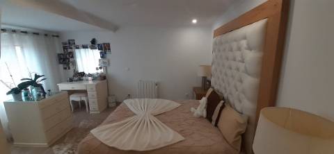 Quinta com moradia T3 e com piscina na Terrugem