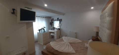 Quinta com moradia T3 e com piscina na Terrugem