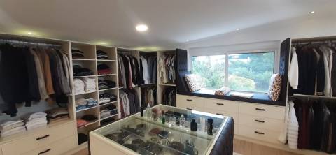 Quinta com moradia T3 e com piscina na Terrugem