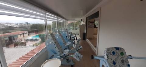 Quinta com moradia T3 e com piscina na Terrugem