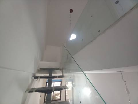 Apartamento Duplex T3 em fase final de renovação na Costa da Caparica a 300 metros das praias