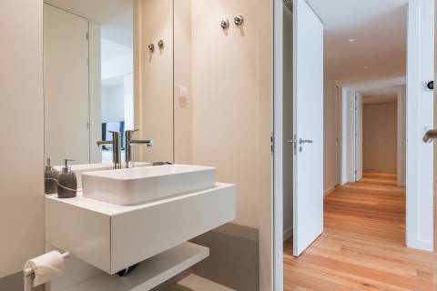 **Apartamento T3 Exclusivo à Venda no Empreendimento Bayline em Armação de Pêra**