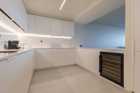 **Apartamento T3 Exclusivo à Venda no Empreendimento Bayline em Armação de Pêra**