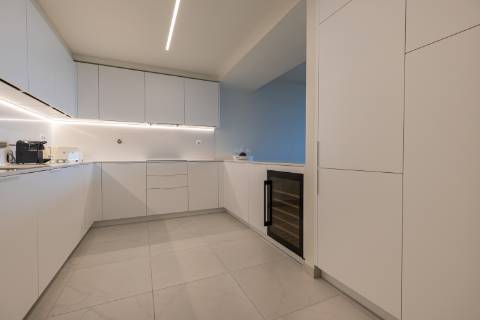 **Apartamento T3 Exclusivo à Venda no Empreendimento Bayline em Armação de Pêra**
