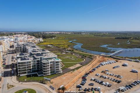 **Apartamento T3 Exclusivo à Venda no Empreendimento Bayline em Armação de Pêra**