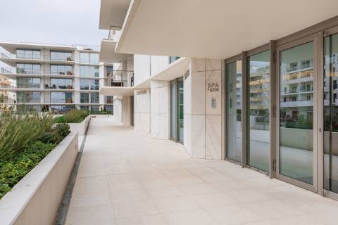 **Apartamento T3 Exclusivo à Venda no Empreendimento Bayline em Armação de Pêra**